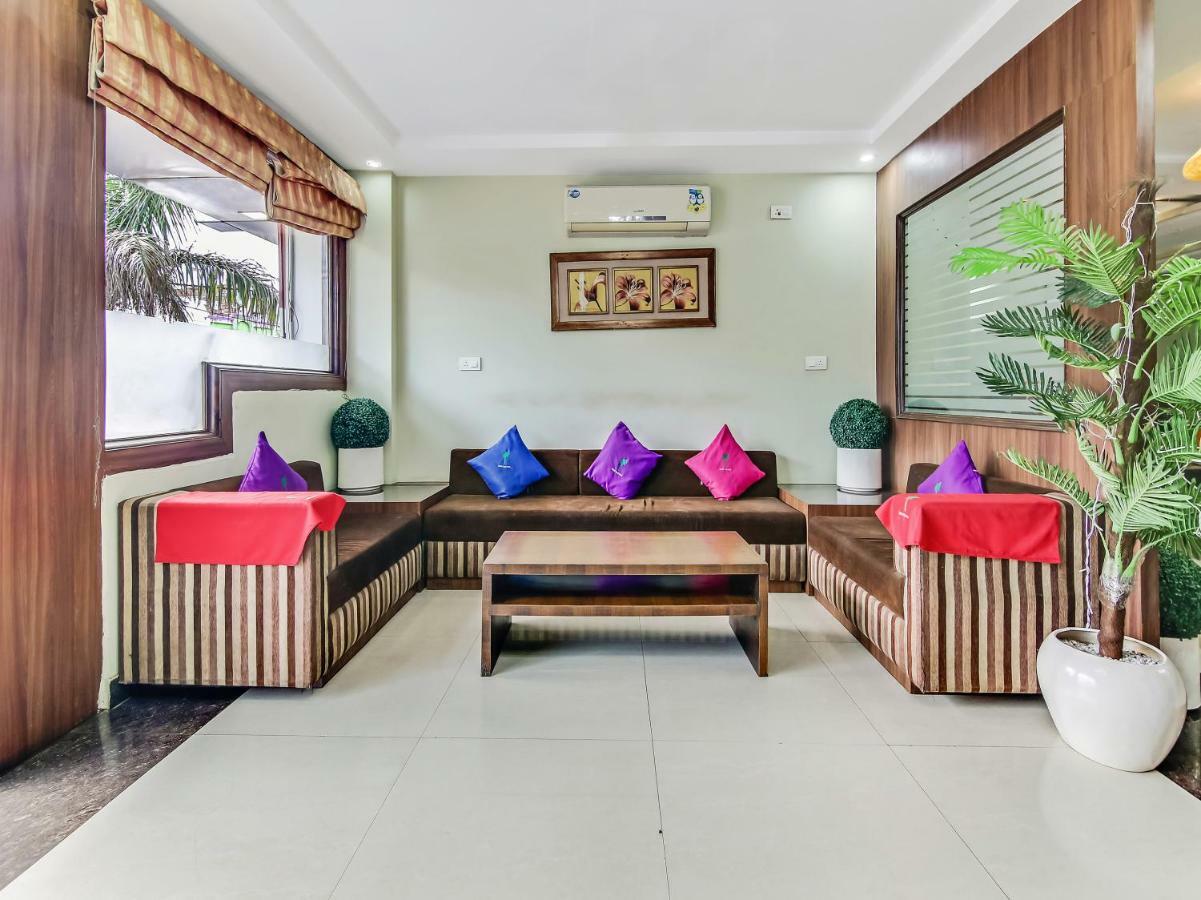 Capital O 32619 Hotel Sugar Palm Gwalior Buitenkant foto