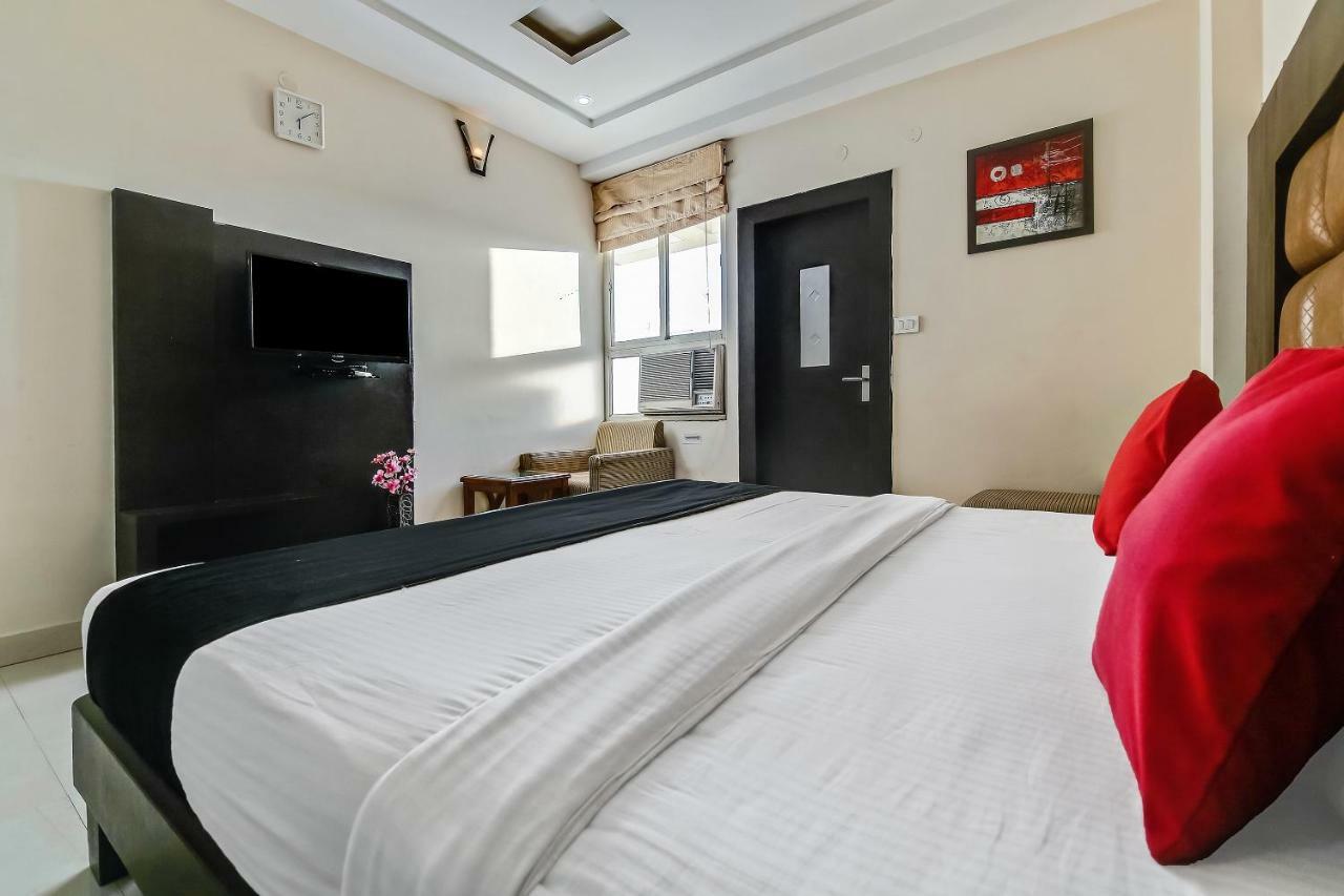Capital O 32619 Hotel Sugar Palm Gwalior Buitenkant foto