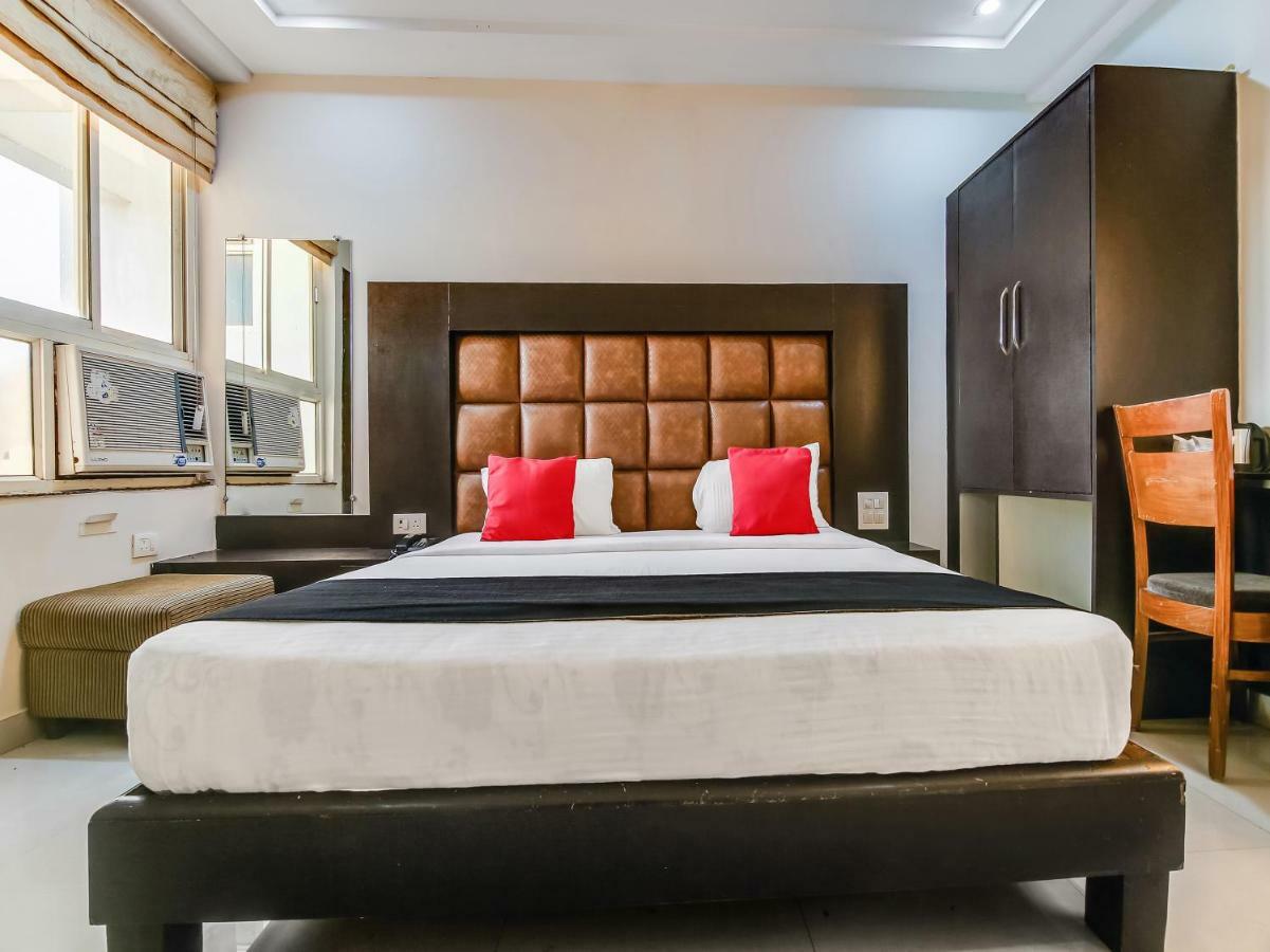Capital O 32619 Hotel Sugar Palm Gwalior Buitenkant foto