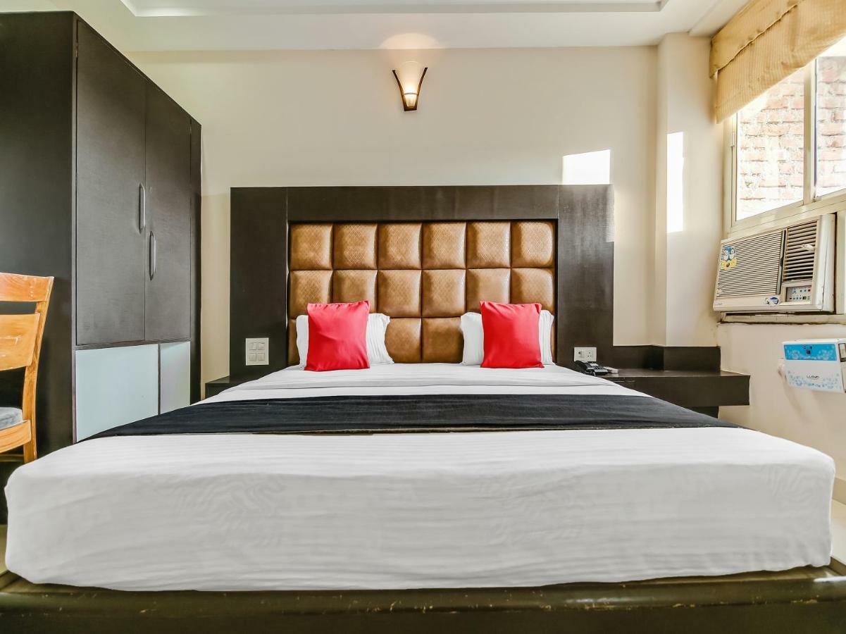 Capital O 32619 Hotel Sugar Palm Gwalior Buitenkant foto