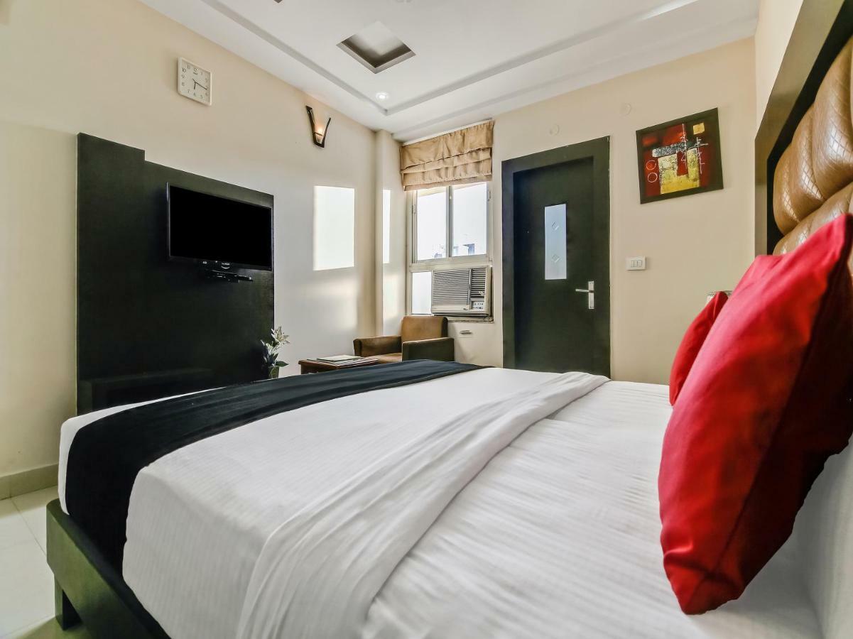 Capital O 32619 Hotel Sugar Palm Gwalior Buitenkant foto