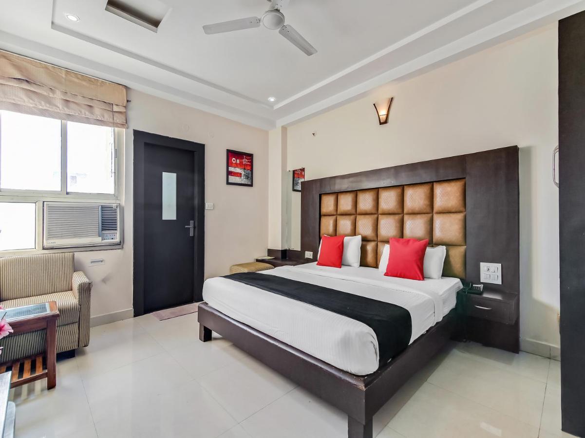 Capital O 32619 Hotel Sugar Palm Gwalior Buitenkant foto